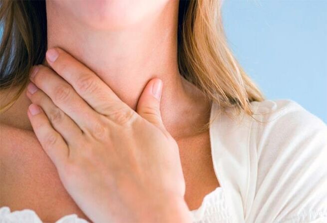 Halsschmerzen mit Papillomatose des Kehlkopfes